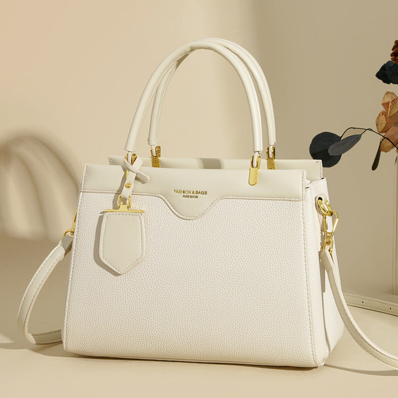 Handbags are versatile for women in autumn